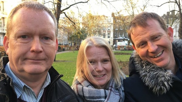 eter tem doença Huntington e seus irmãos Sandy e Frank também têm o gene (Foto: James Gallagher)